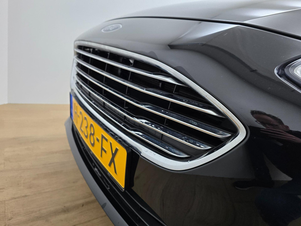 Ford Fiesta occasion 1.0 ecoboost titanium (luxe uitvoering) met carplay en