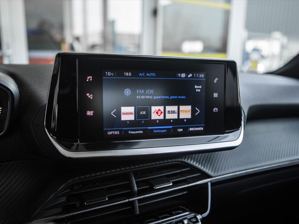 Peugeot 2008 1.2 puretech allure | trekhaak | bluetooth | apple carplay | a