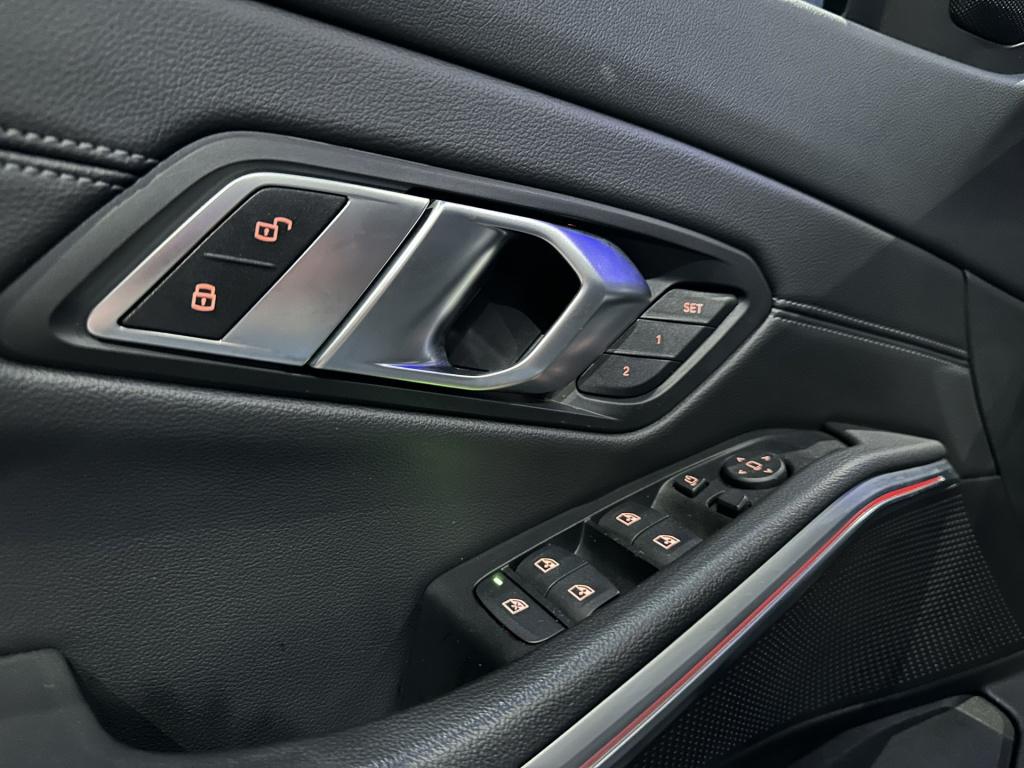 BMW 3-serie 320i high executive *facelift*memory*hud*camera*keyless