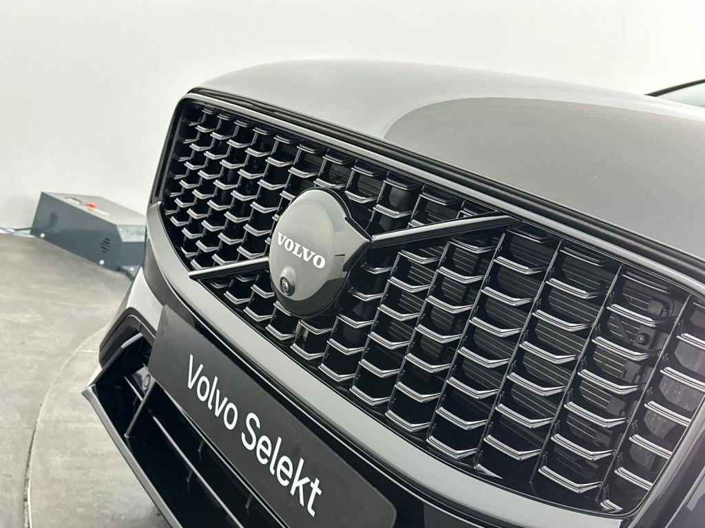 Volvo XC60 t6 398pk recharge black edition ultra| pano| luchtvering| 360 ca