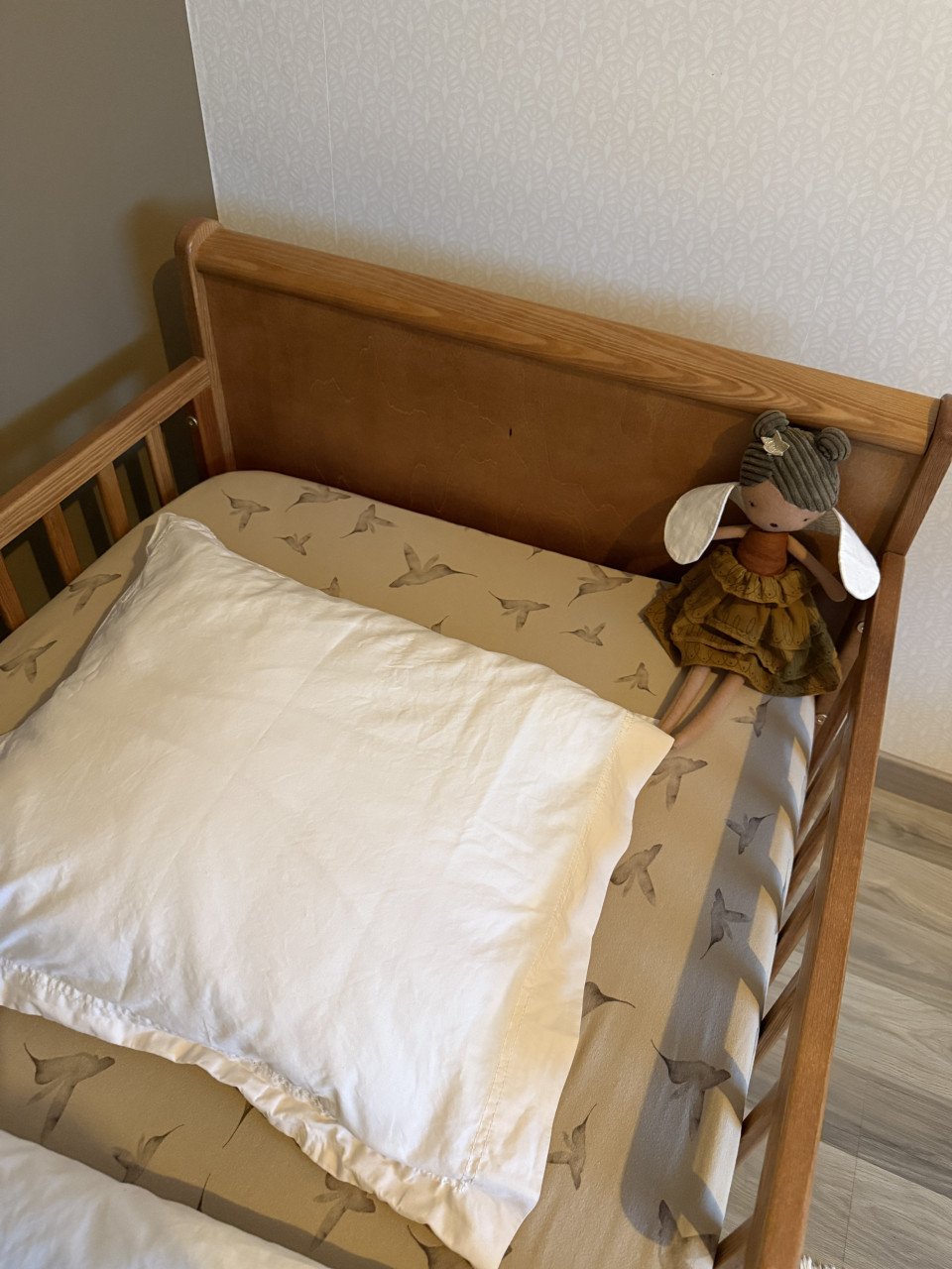 Junior bed