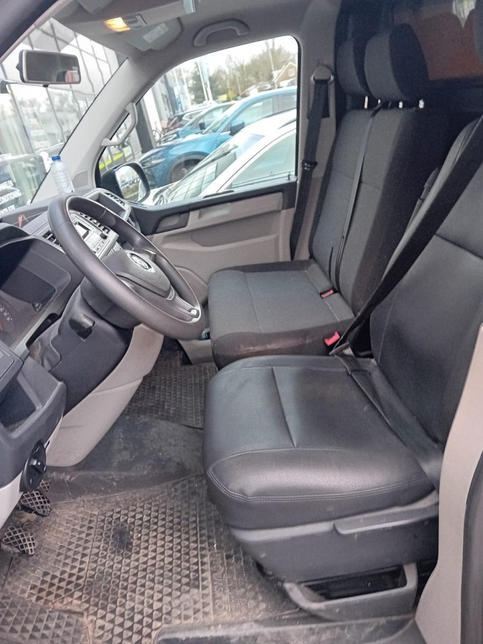 VW Transporter 2.0 TDI L2H1 (EURO 6)