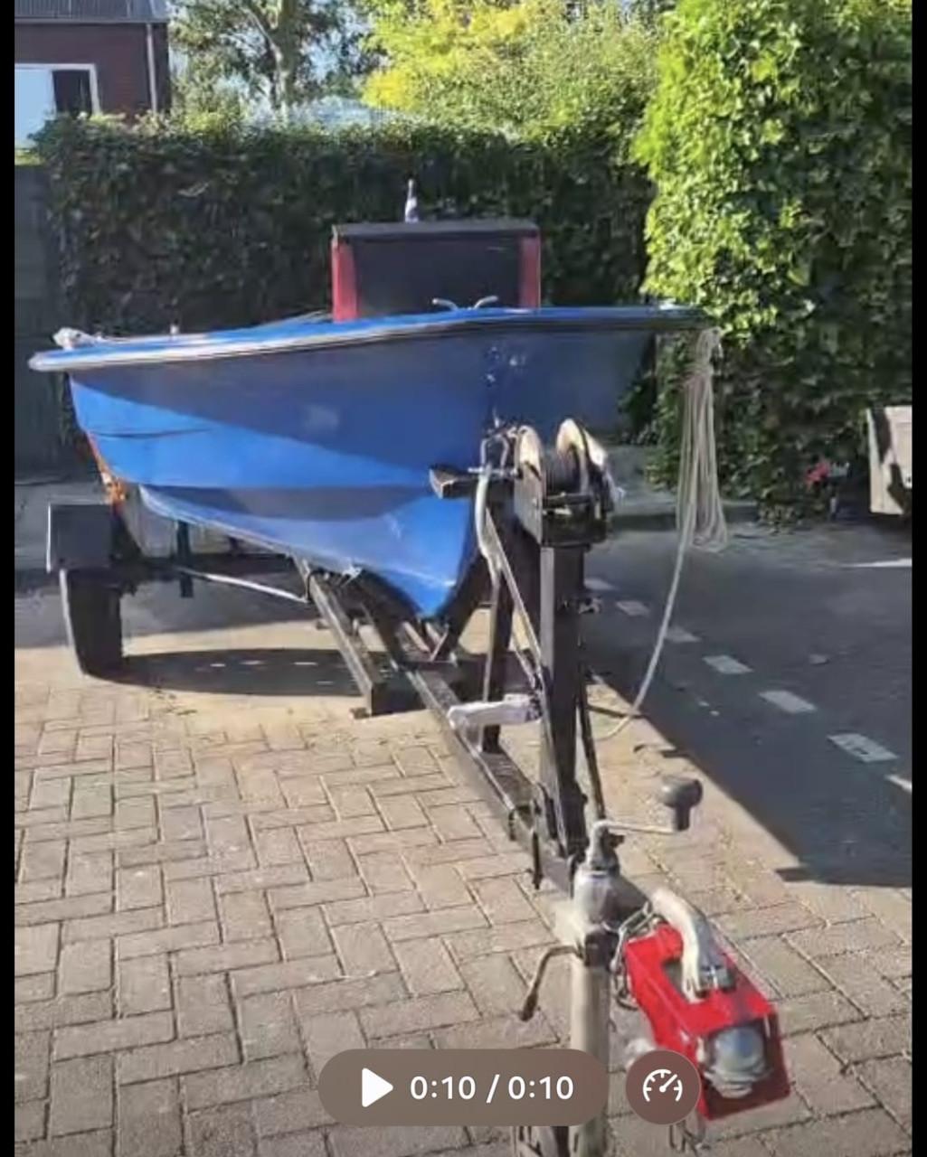 Complete boot met trailer en motor
