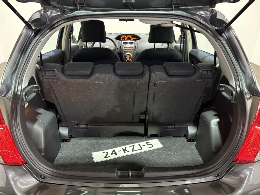 Toyota Yaris 1.3 vvti aspiration | clima | trekhaak | lm velgen |