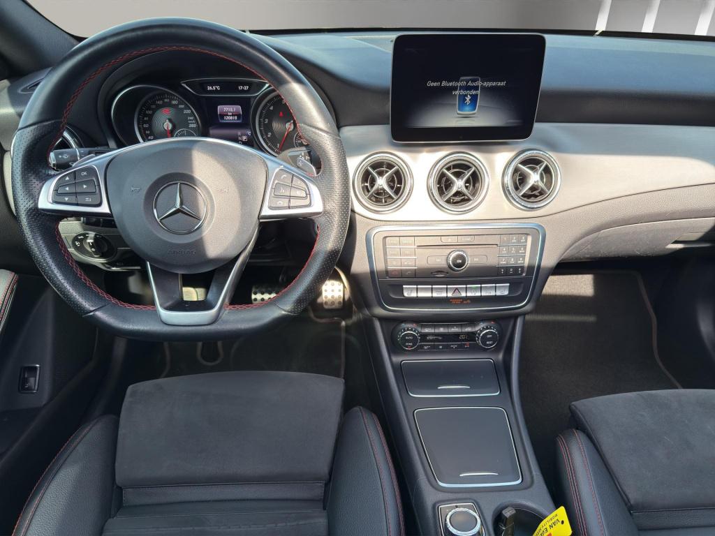 Mercedes-Benz Cla shooting brake 180 business solution amg night upgrade