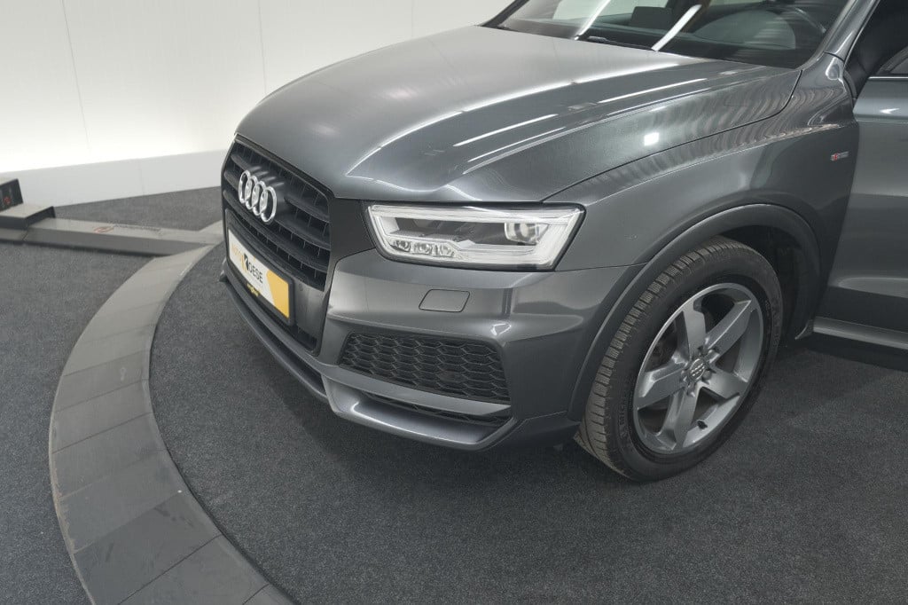 Audi Q3 1.4 tfsi cod sport s line edition | parkeersensoren | navigatie | c