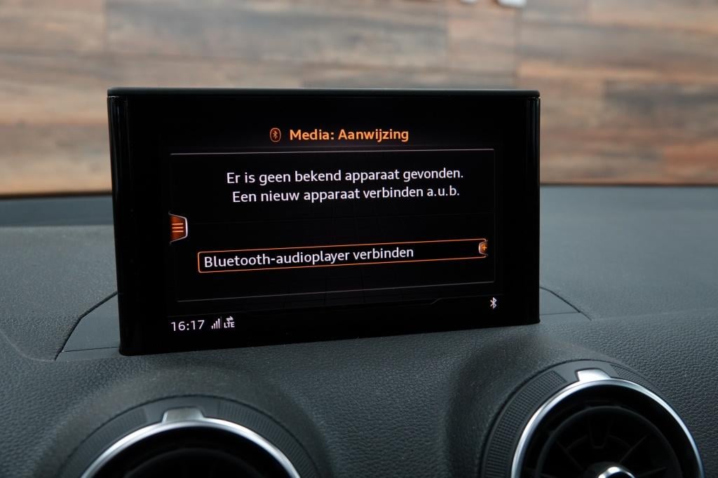 Audi Q2 40 tfsi | s line | pano | pdc | cruise |