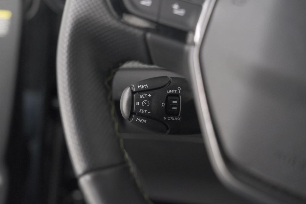 Peugeot 208 1.2 hybrid 145 e-dcs6 gt | alcantara pakket | camera | apple ca