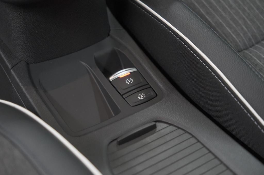 Renault Clio 1.0 tce intens | trekhaak | parkeersensoren | climate control 