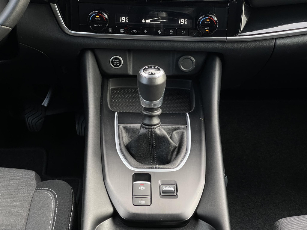Nissan Qashqai 1.3 mhev n-connecta design pack | panoramadak | navigatie | 