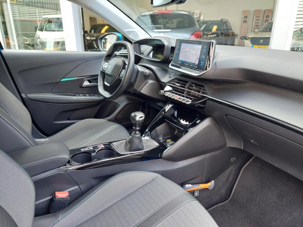 Peugeot 208 1.2 pt 100 allure clima/navi/lmv