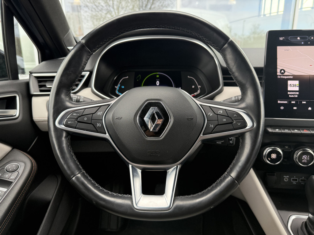 Renault Clio 1.6 e-tech hybrid 140 initiale paris | nl-auto | dealer ond. |