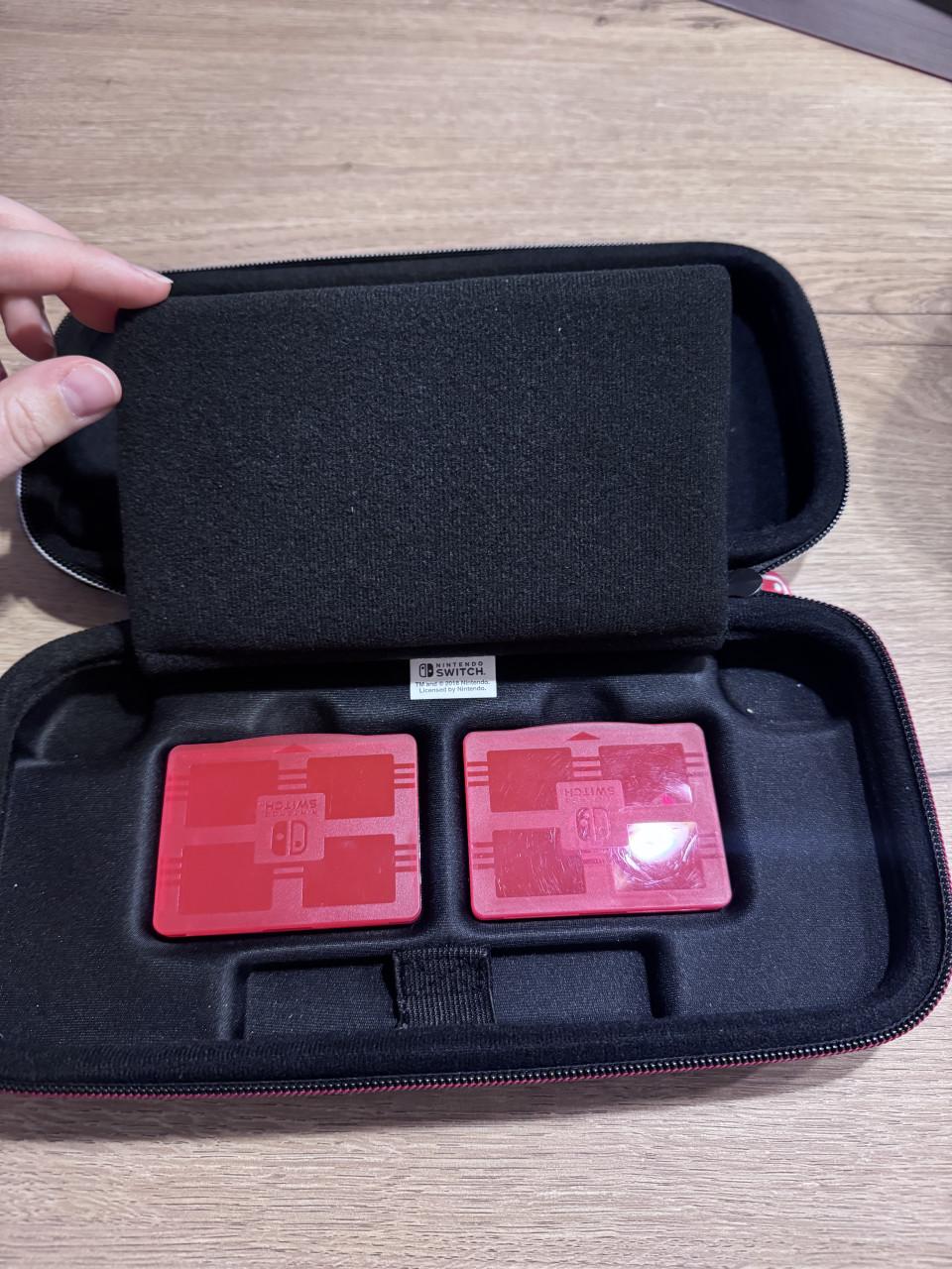 Nintendo Switch V1 grijs met accessoires.