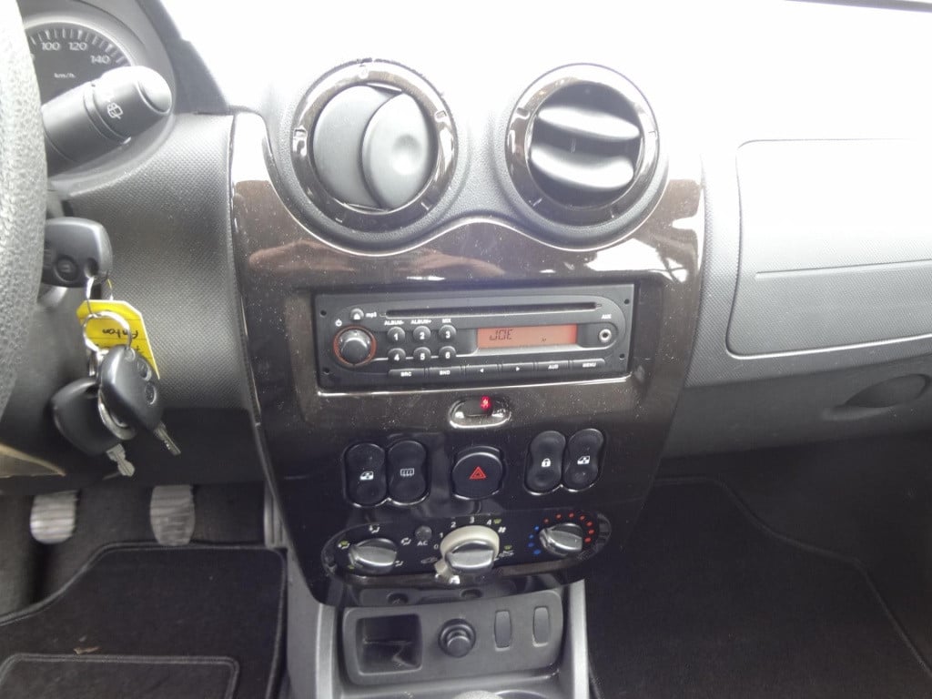 Dacia Duster 1.6 lauréate 2wd