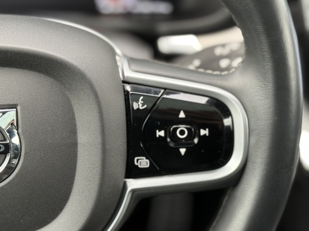 Volvo V60 t6 340pk recharge r-design| panodak| adap.cruise| 360camera| tre