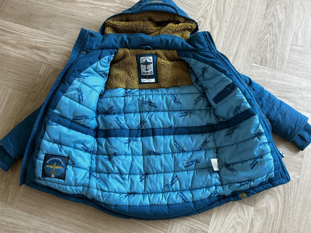 Z8 winterjas en colsjaal + muts jongen maat 116/122