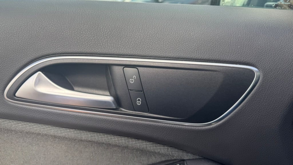 Mercedes-Benz A-Klasse 180 business solution