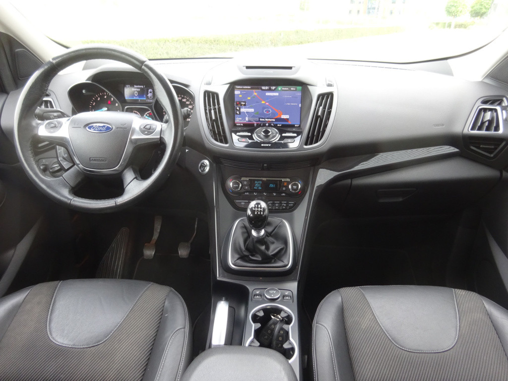 Ford Kuga 1.5 titanium navigatie / trekhaak / camera / cruise / pdc