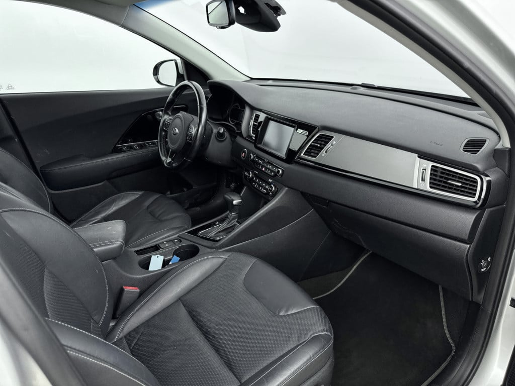 Kia Niro 1.6 gdi hybrid businessline | navigatie | parkeercamera | hybride 