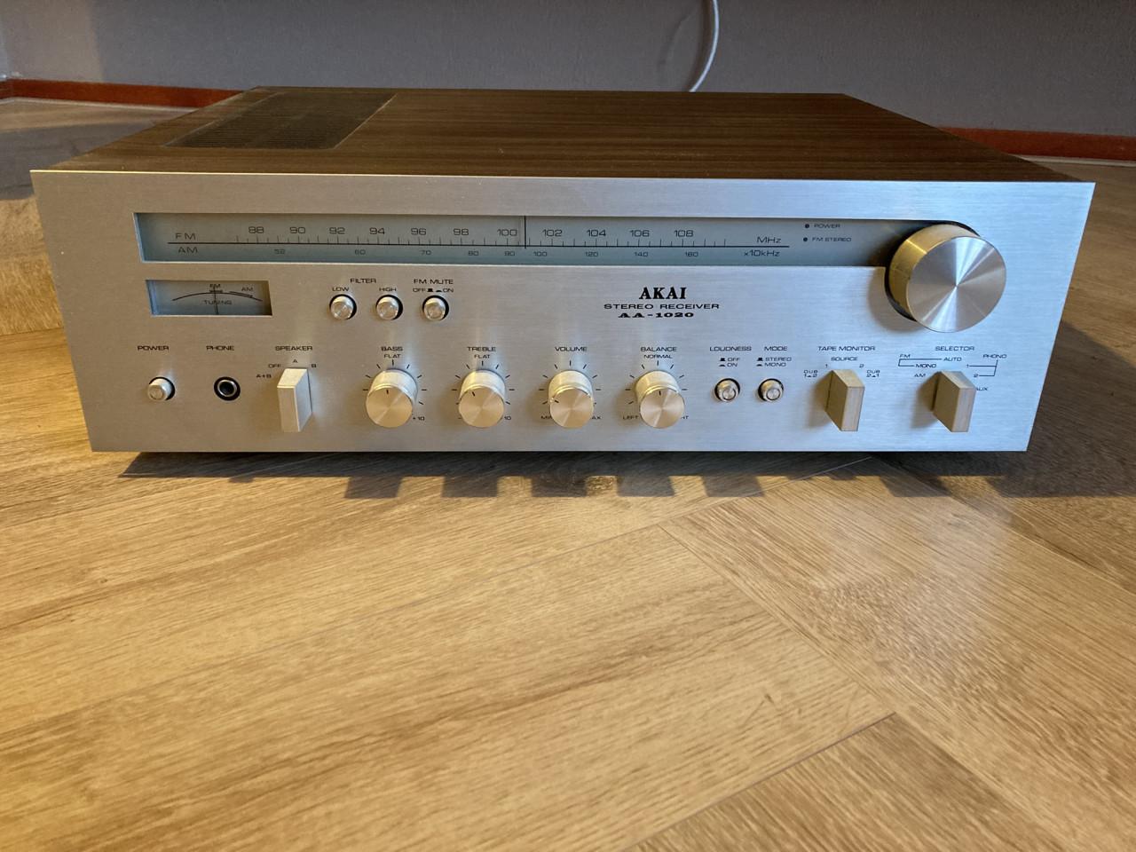 Akai receiver.