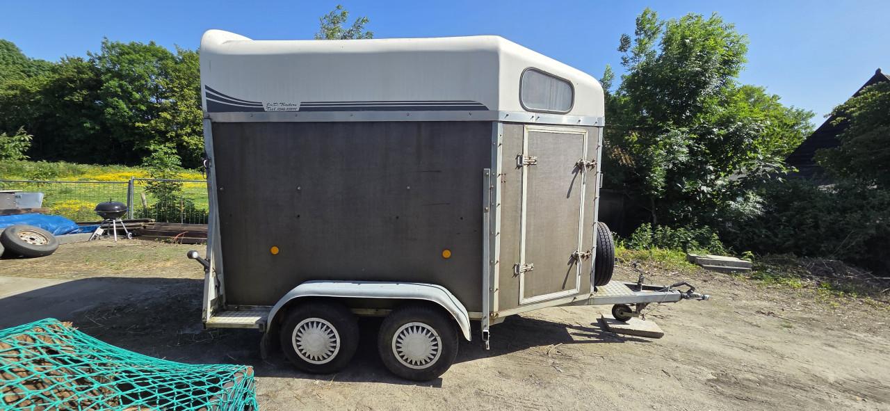 2 paardstrailer
