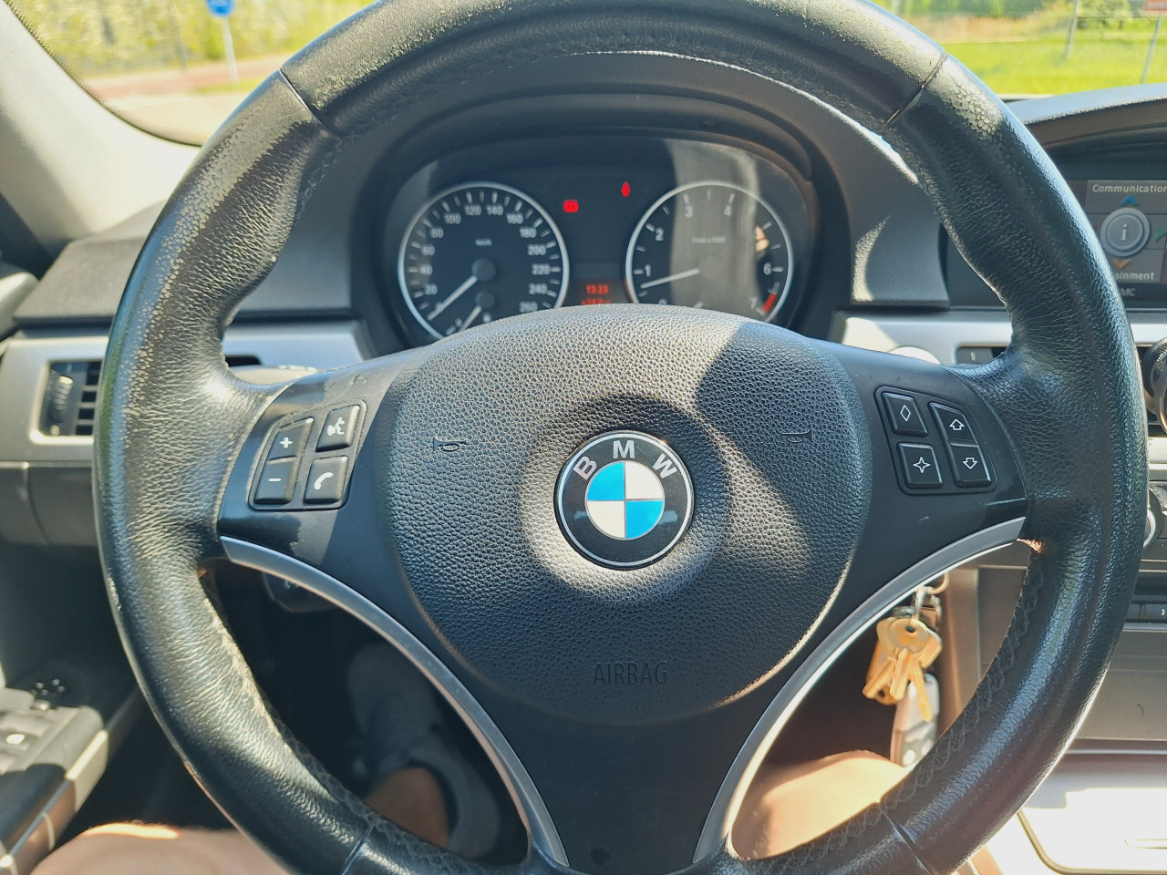 BMW 3-serie 320i High Executive AIRCO/CRUISE/APK/KM NAP FULL OPTIONS