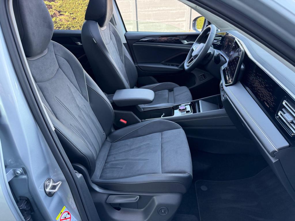 Volkswagen Tiguan 1.5 ehybrid elegance | panoramadak | iq light | dode hoek