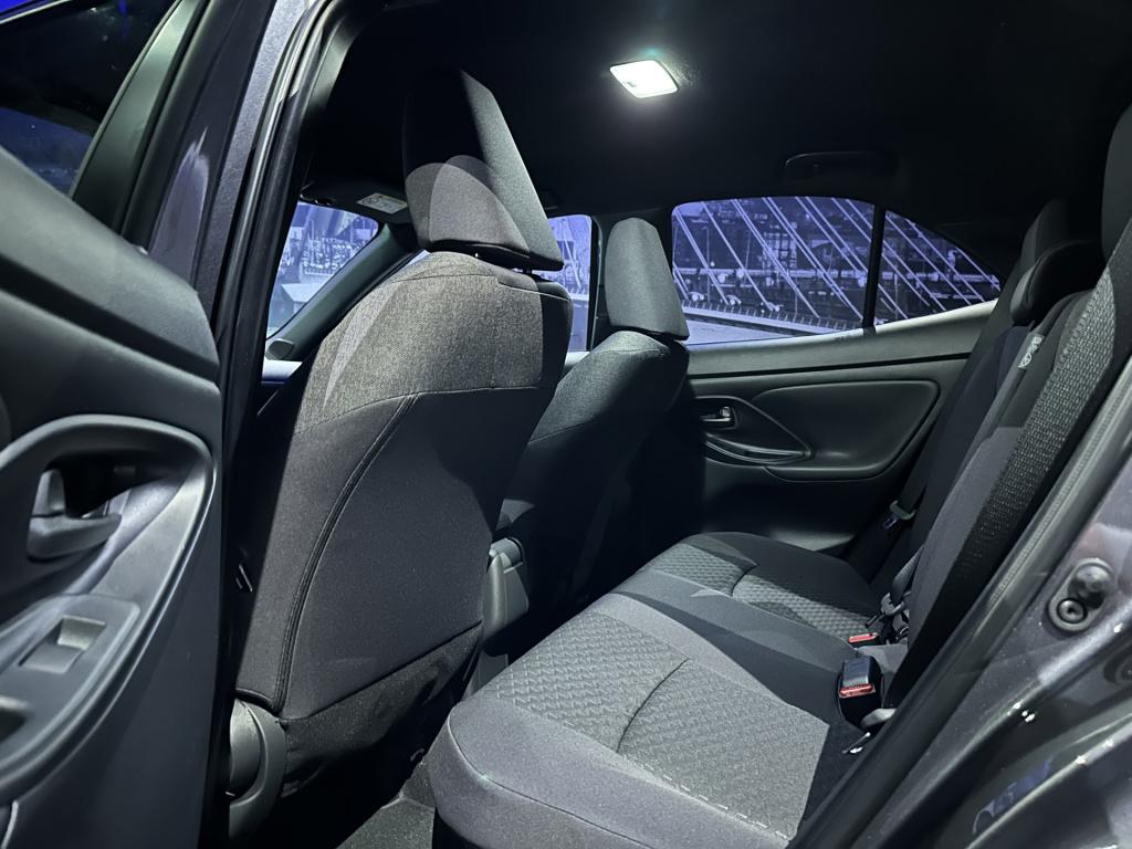 Toyota Yaris Cross 1.5 hybrid 130 dynamic *acc*winterpakket*camera*17inch*