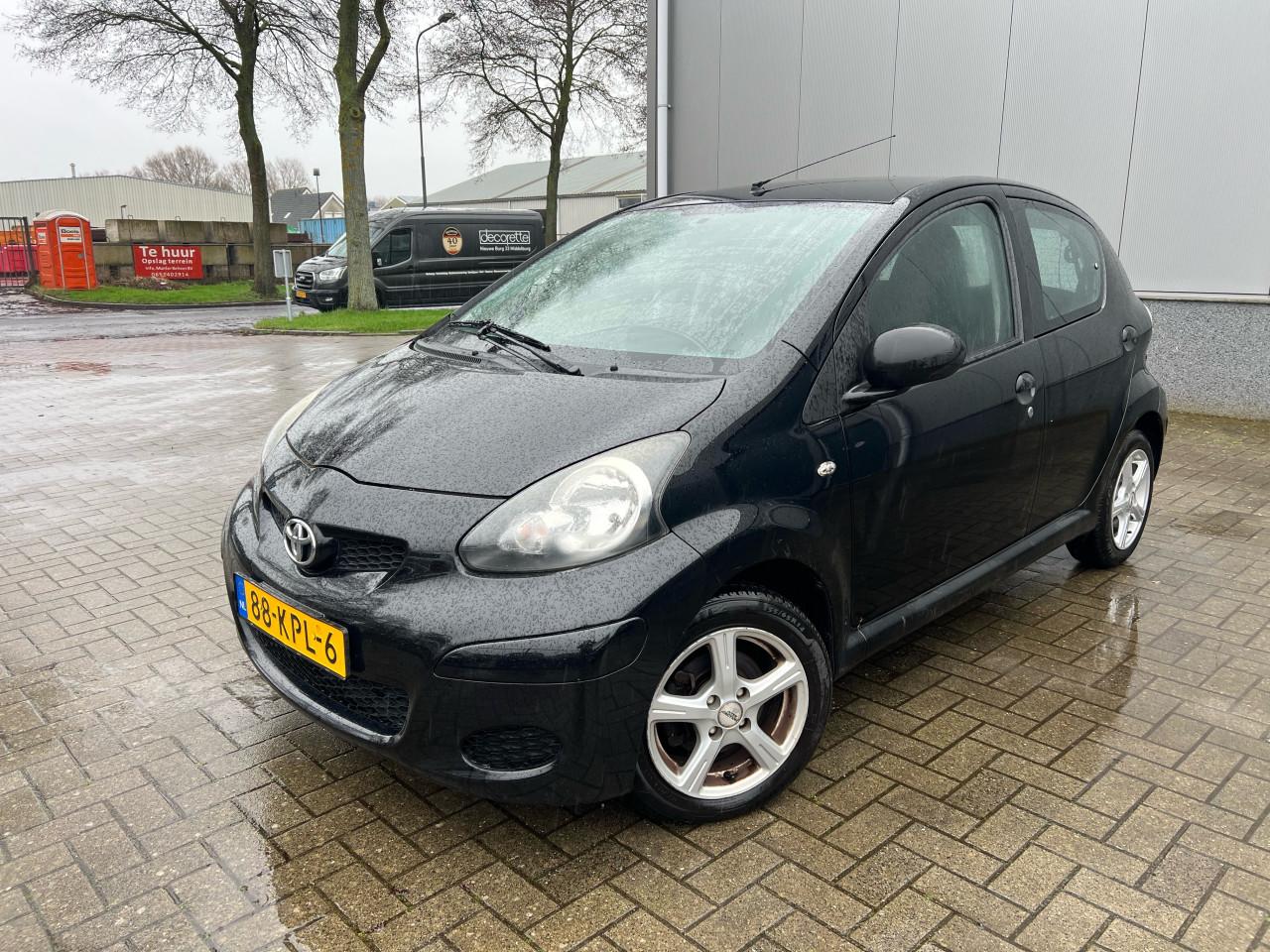Toyota Aygo 1.0-12V Acces 122.868KM Jaar apk