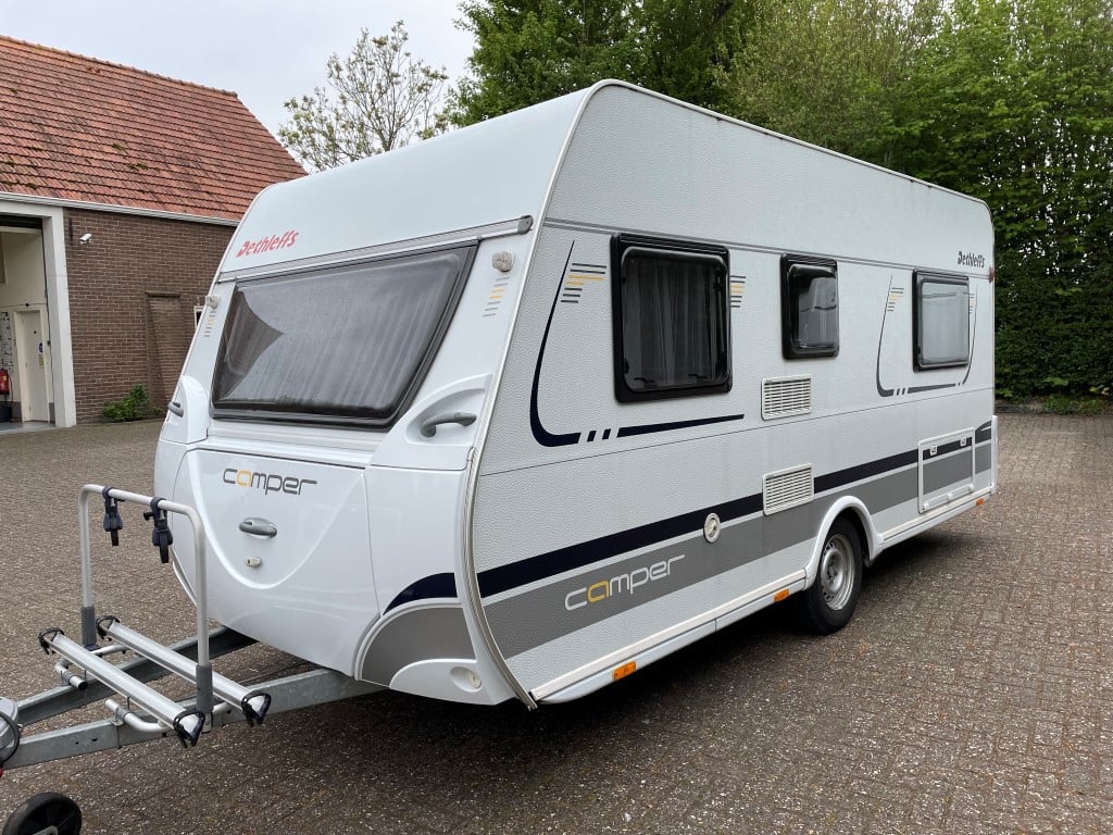 Dethleffs Camper 450 DB met mover