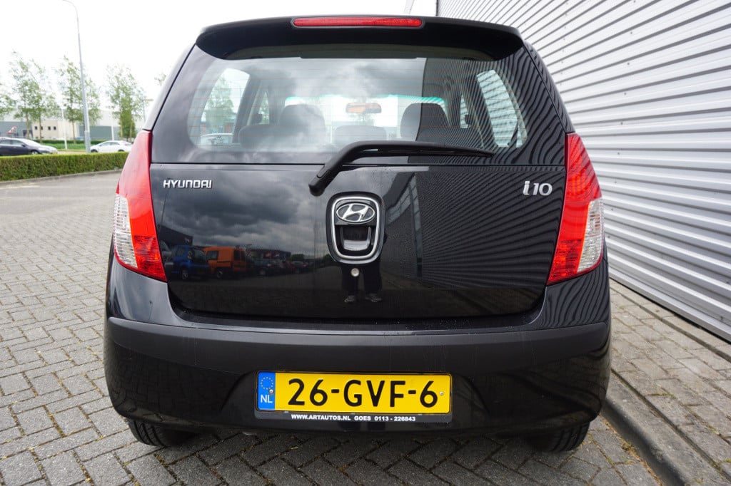 Hyundai I 10 1.1 active cool airco / elektr. ramen / nap