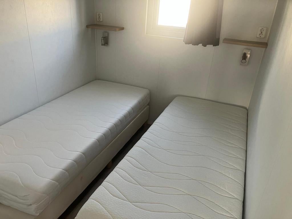 Partij 4 keurige Maat chalets direct leverbaar €24.500 ex btw per stuk