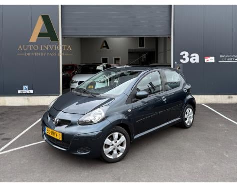 Toyota Aygo 1.0-12v aspiration green navigator