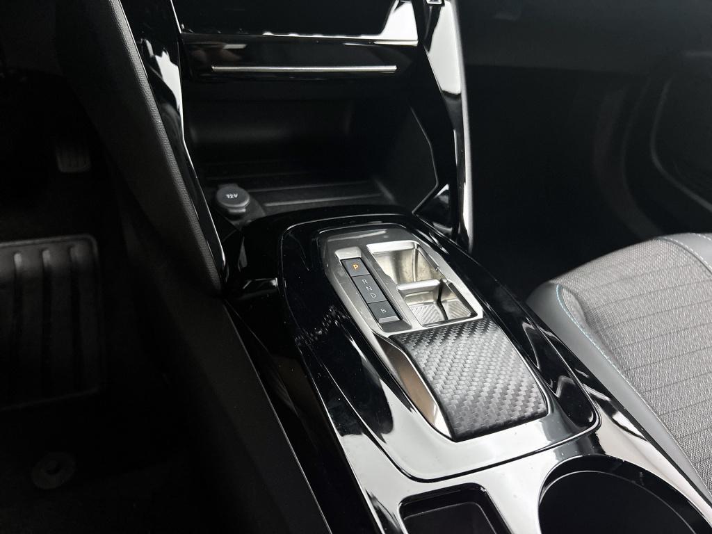 Peugeot E-2008 ev allure 50 kwh | rijklaar | navigatie |parkeersensoren v+a
