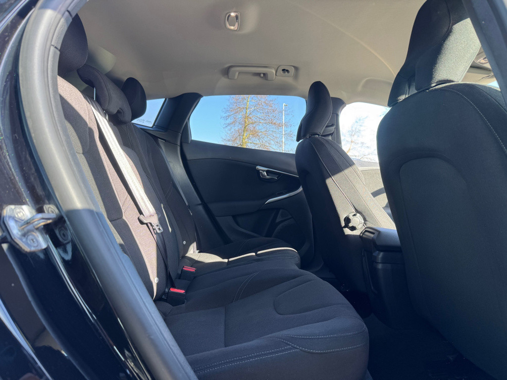 Volvo V40 2.0 t2 you! * cruise control * stoelverwarming * navigatie
