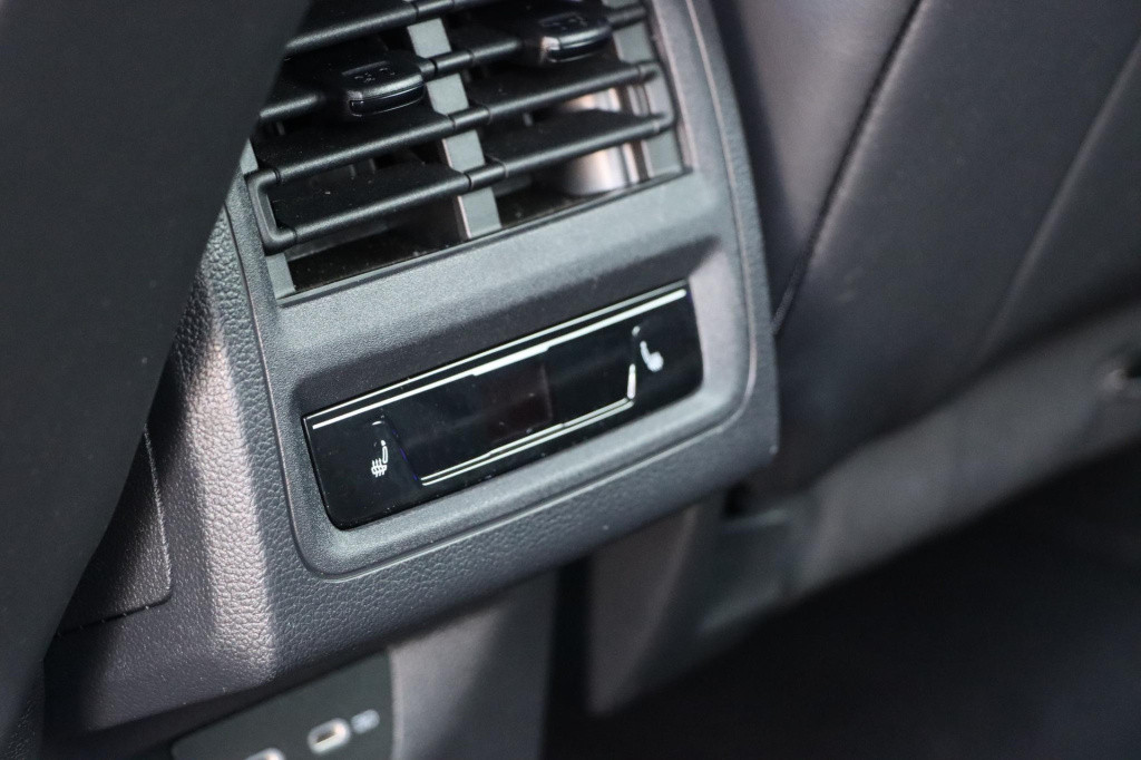 Volkswagen Golf variant 1.5 etsi r-line 150pk dsg7