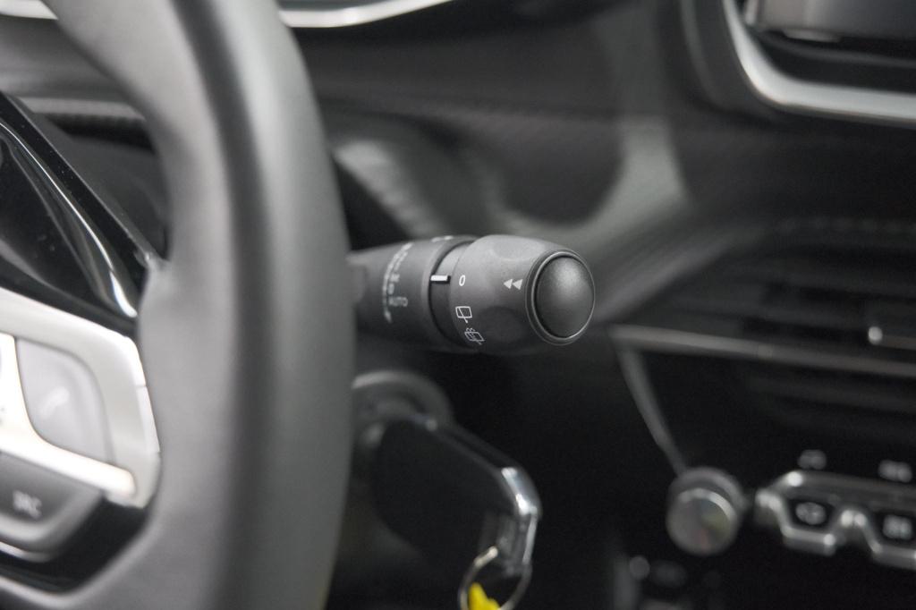 Peugeot 2008 puretech 130 eat8 allure pack | camera | apple carplay | parke