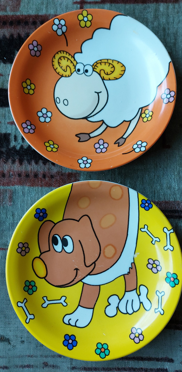 2 st Borden Hond en Schaap Ø 20,5 cm.