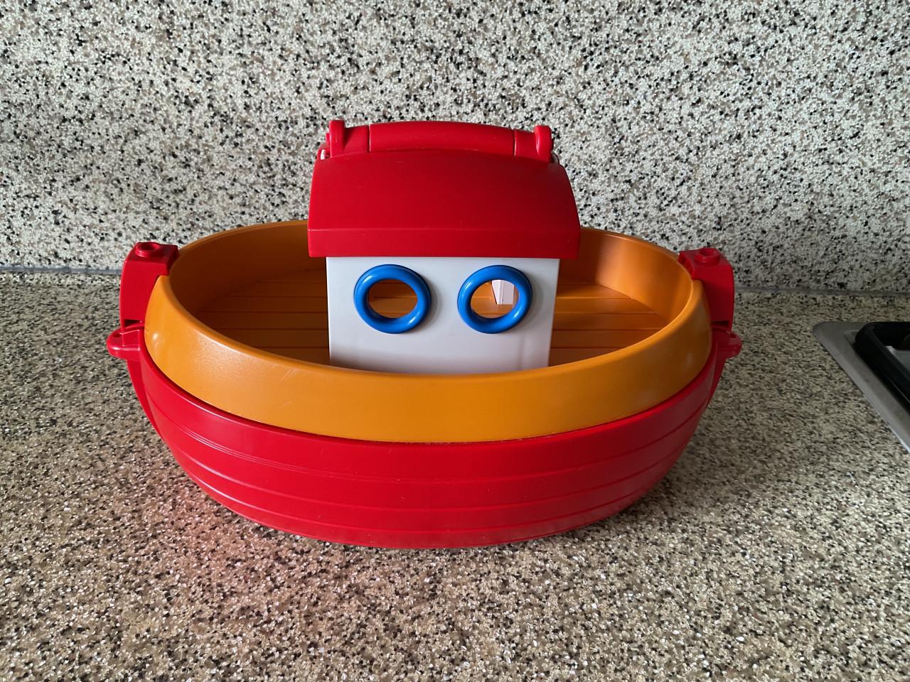 Playmobil.          2010 Geobra.    Arc.       30x18 cm.