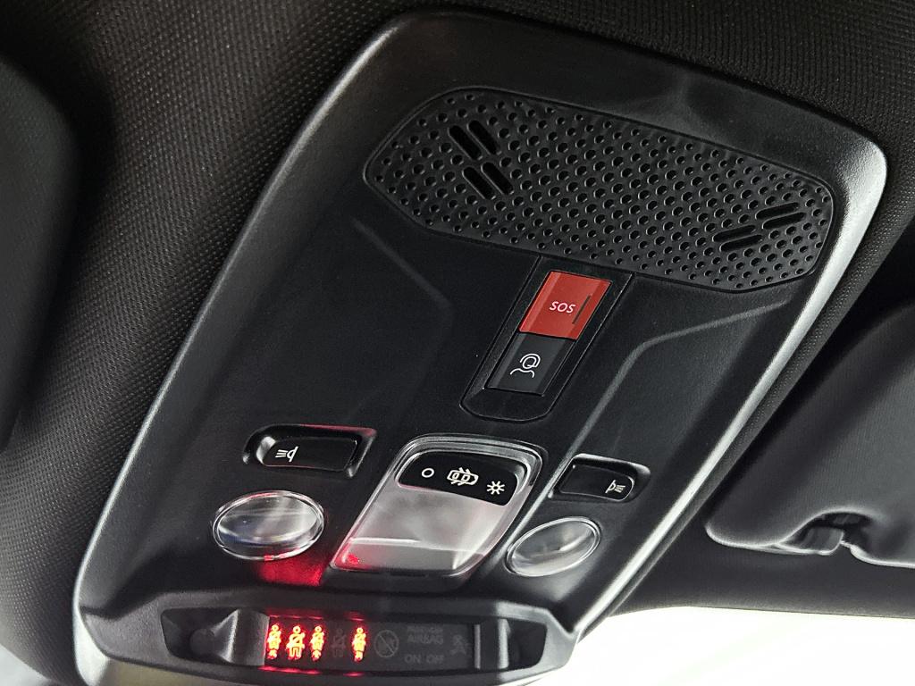 Peugeot 2008 100 pk allure | keyless entry | parkeersensoren voor + achter 