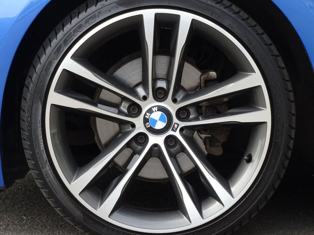 BMW 3-serie 320i high executive m-sportpakket | 19"