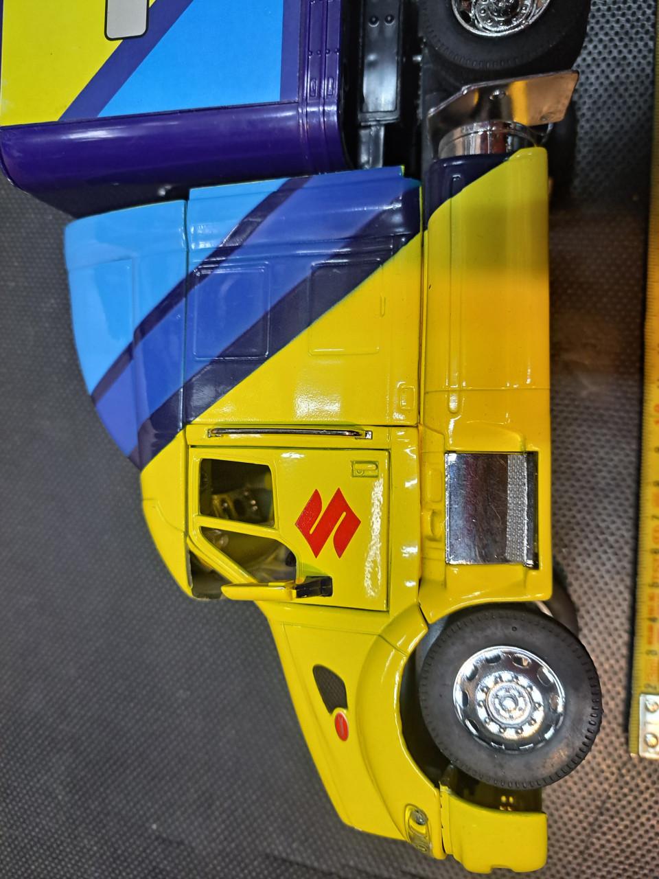 Suzuki cross , truck Ricky Carmichael