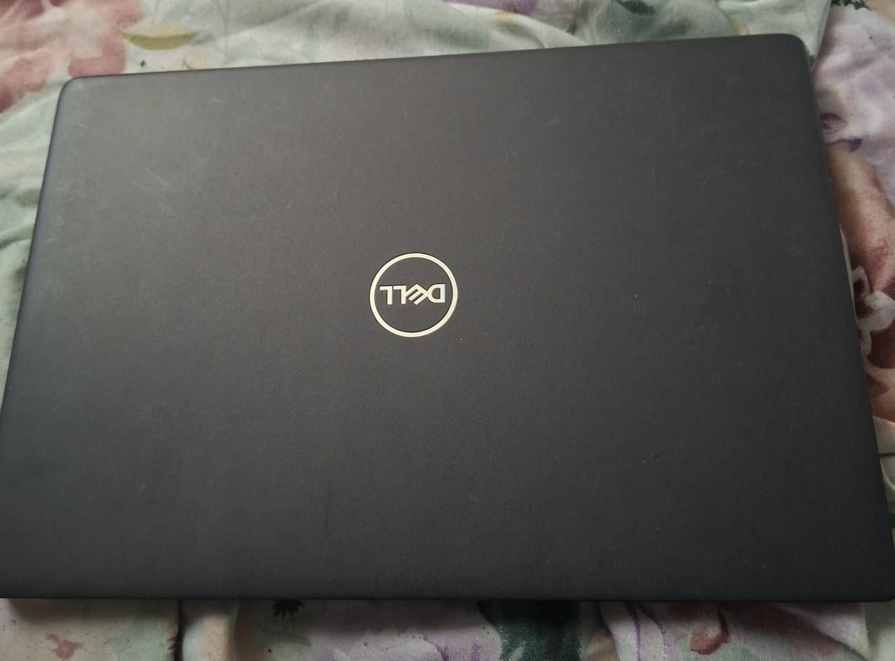 Dell laptop, i3 10e gen. 8gb ddr4 ram, 128gb ssd