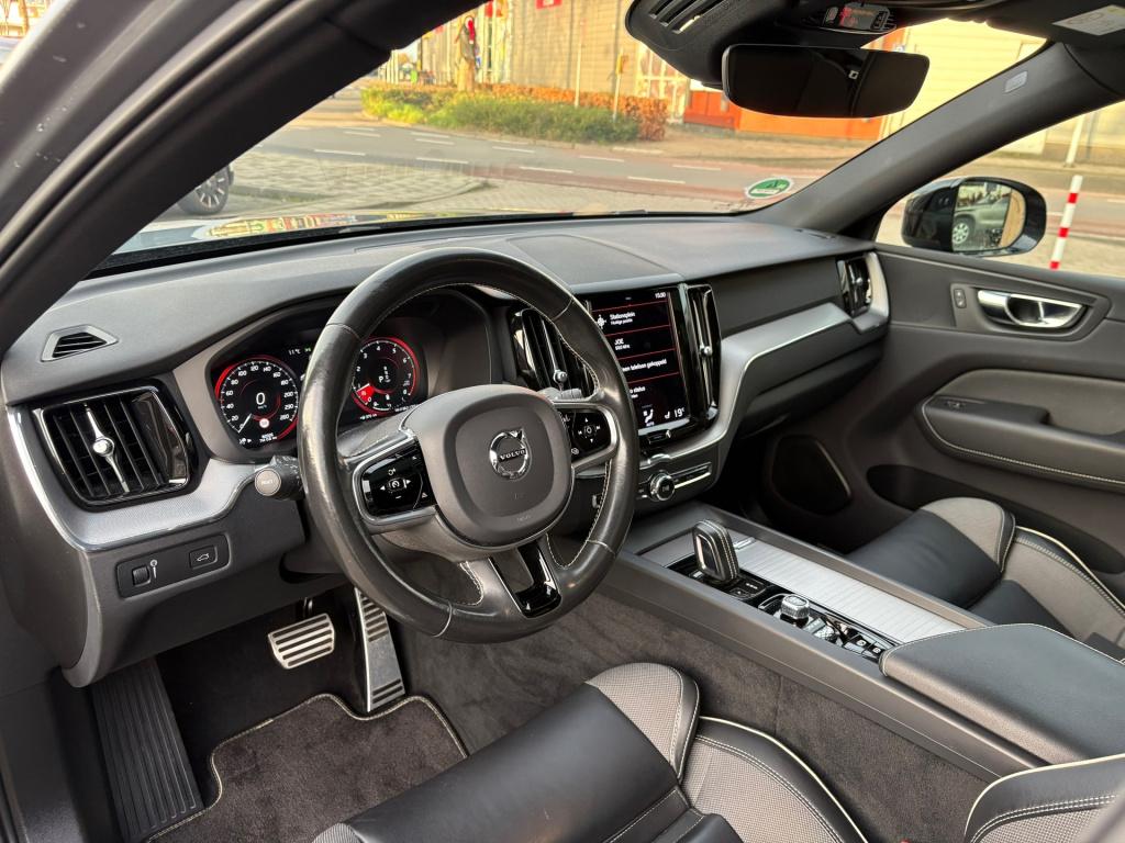 Volvo XC60 2.0 b4 r-design
