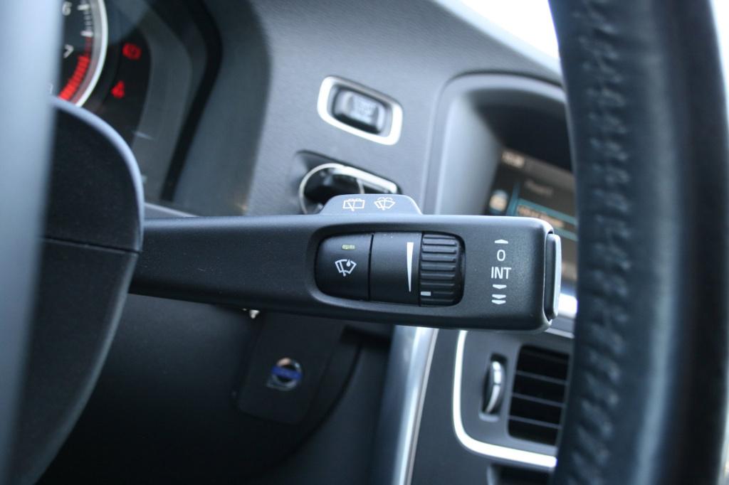 Volvo V60 1.6 t3 momentum / afn. trekhaak / cruise / pdc / stoelv.