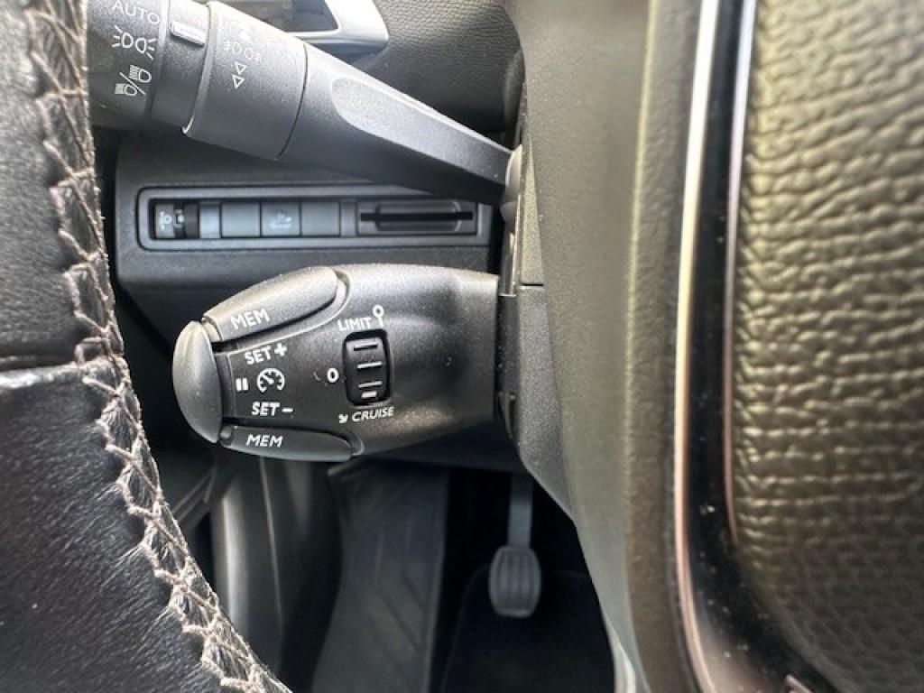 Peugeot 3008 1.2 puretech première