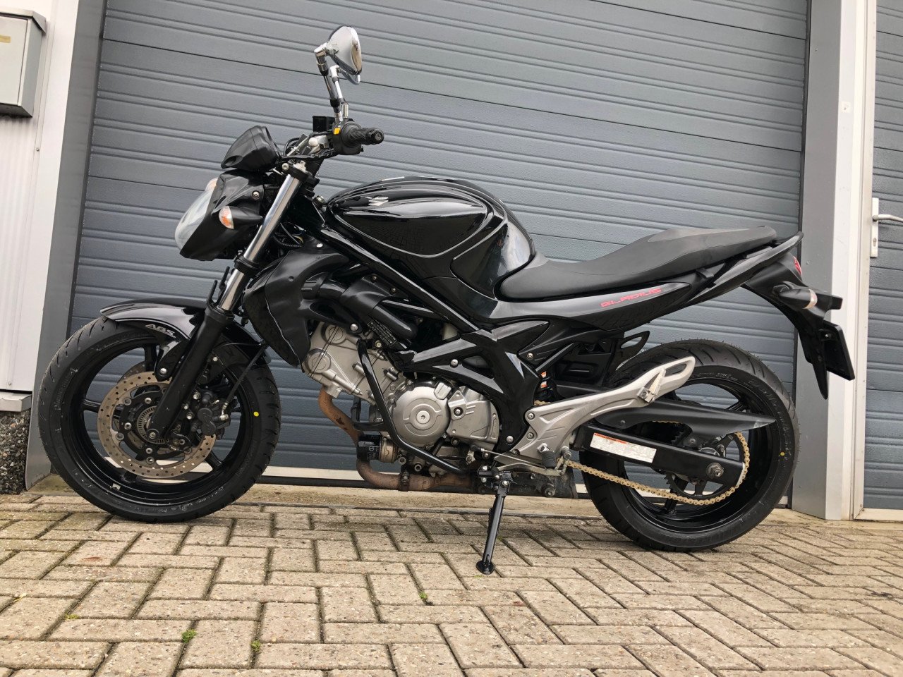 Suzuki Gladius 650 met ABS uit 2013, net onderhoud gehad, nwe banden €3250-