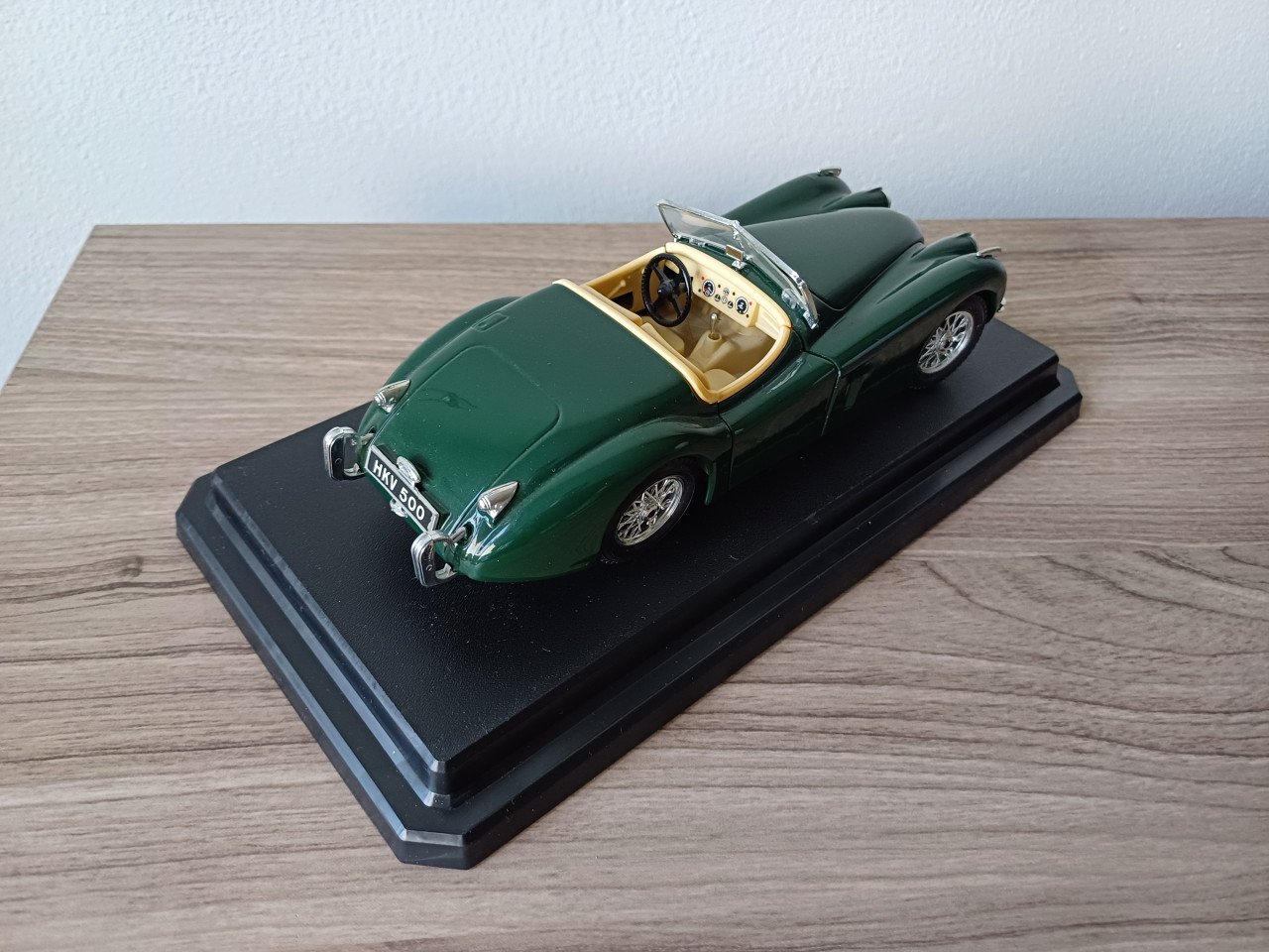 Jaguar XK120 Roadster (1948) - Bburago 1:24