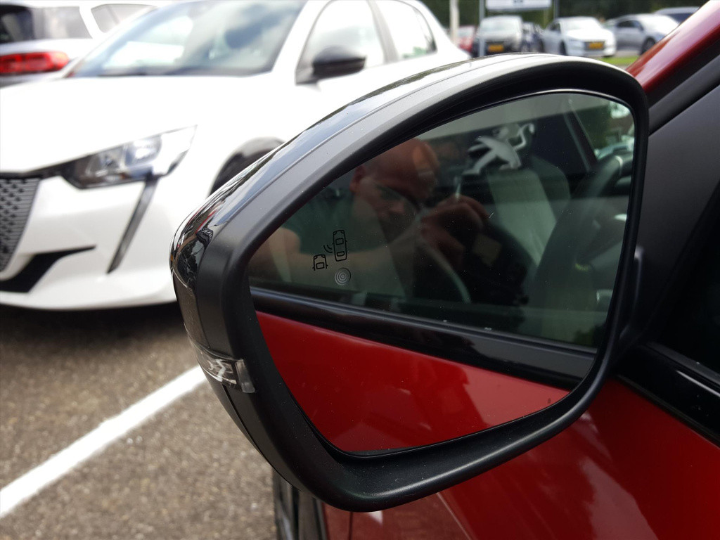 Peugeot 208 gt pack ev 50kwh 136pk/12%bytelling+btw | 3-fase navigatie | cr