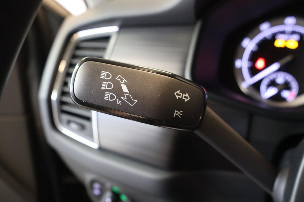 Skoda Kodiaq 1.5 tsi business edition nl auto, trekhaak, stoel en stuur ver